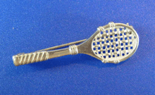 Brosche Tennisschläger mit Perle